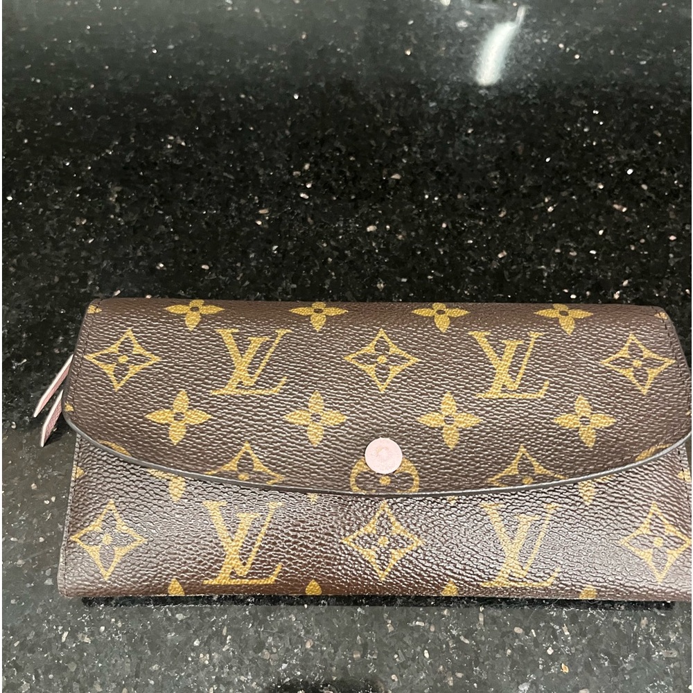 AUTHENTIC Louis Vuitton Emilie Wallet